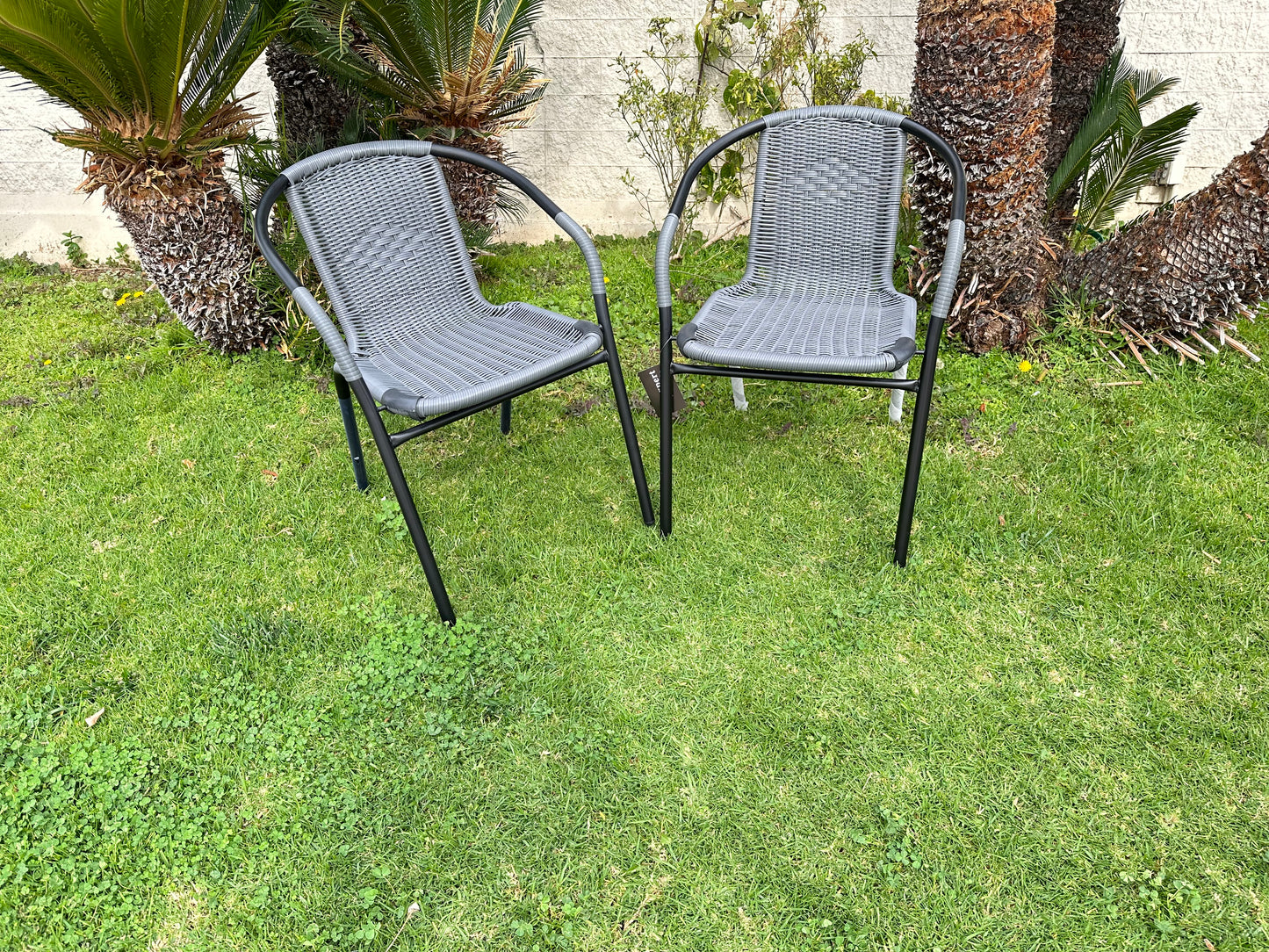 BTExpert 23.75" Round Steel Table & 2 Gray Rattan Stack Chairs, Indoor Outdoor Lightweight Commercial