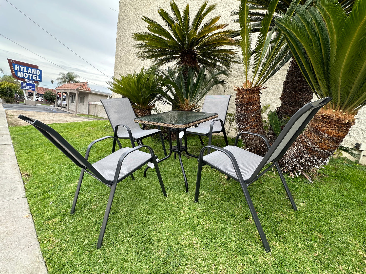 BTExpert Indoor Outdoor 28" Square Glass Metal Table w/ Brown Rattan Trim + 4 Gray Flexible Sling Chairs