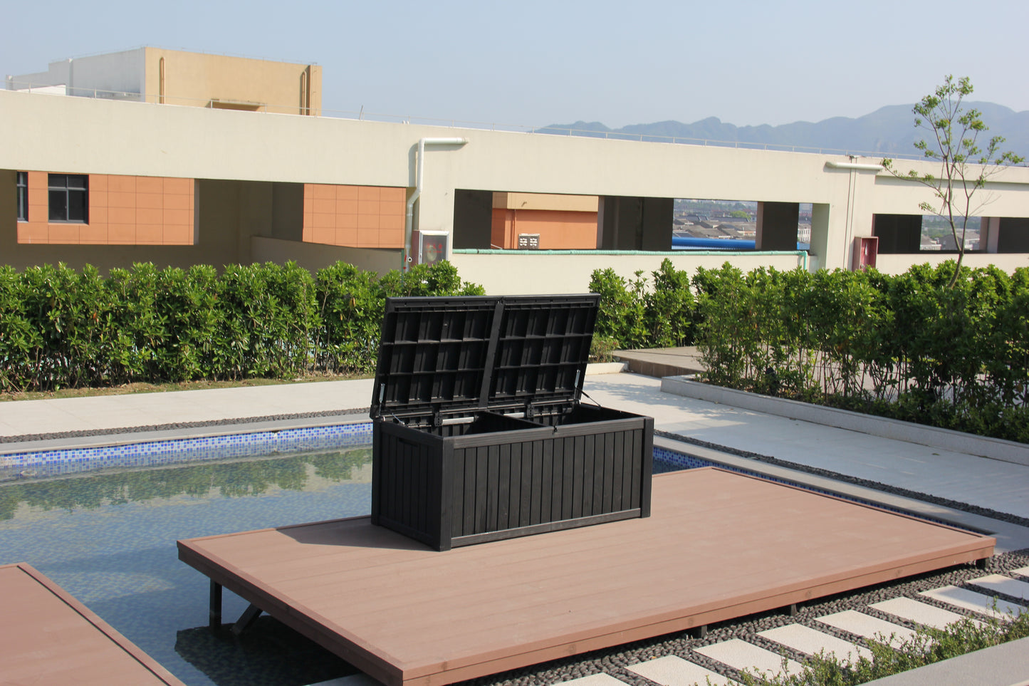 BTEXPERT 150 Gallon Large Resin Outdoor Deck Box for Patio Furniture Cushions Garden Tools Waterproof Lockable Stainless Steel Metal insert rod