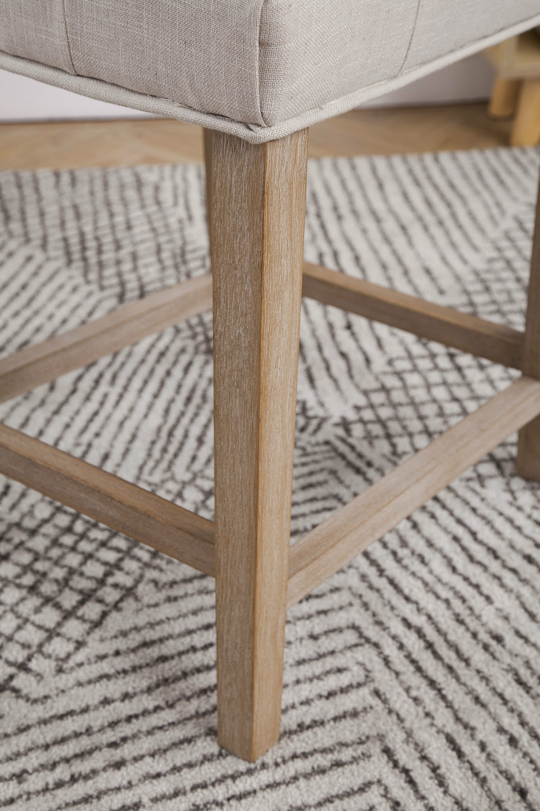 BTExpert Wooden Linen Tufted Counter 26