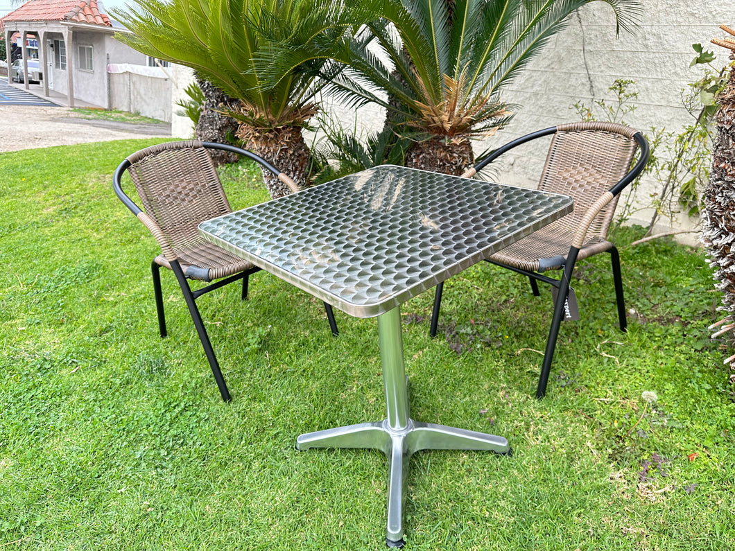 Outdoor commercial online tables and chairs