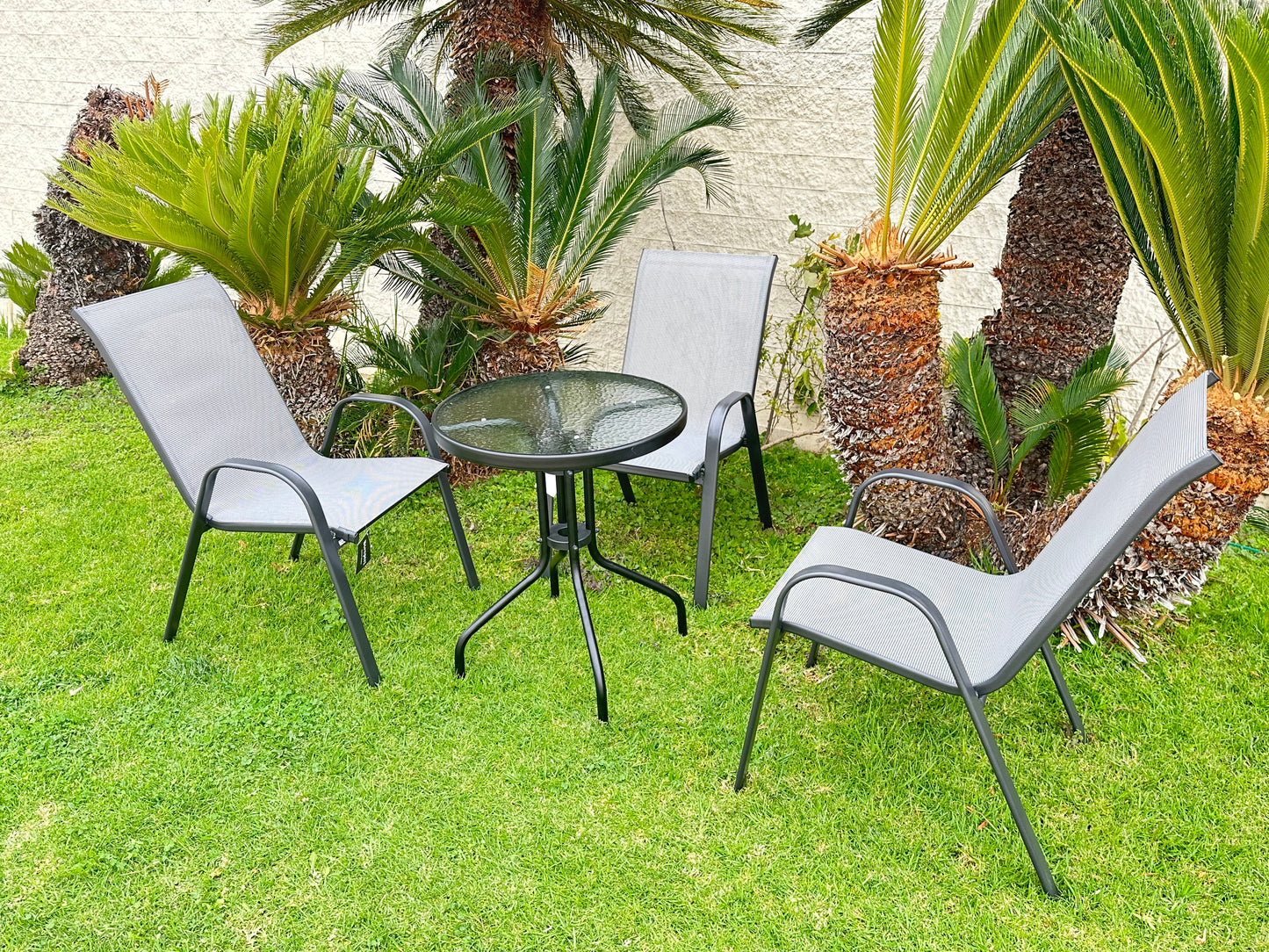 BTExpert Indoor Outdoor 23.75" Round Tempered Glass Metal Table + 3 Gray Flexible Sling Stack Chairs