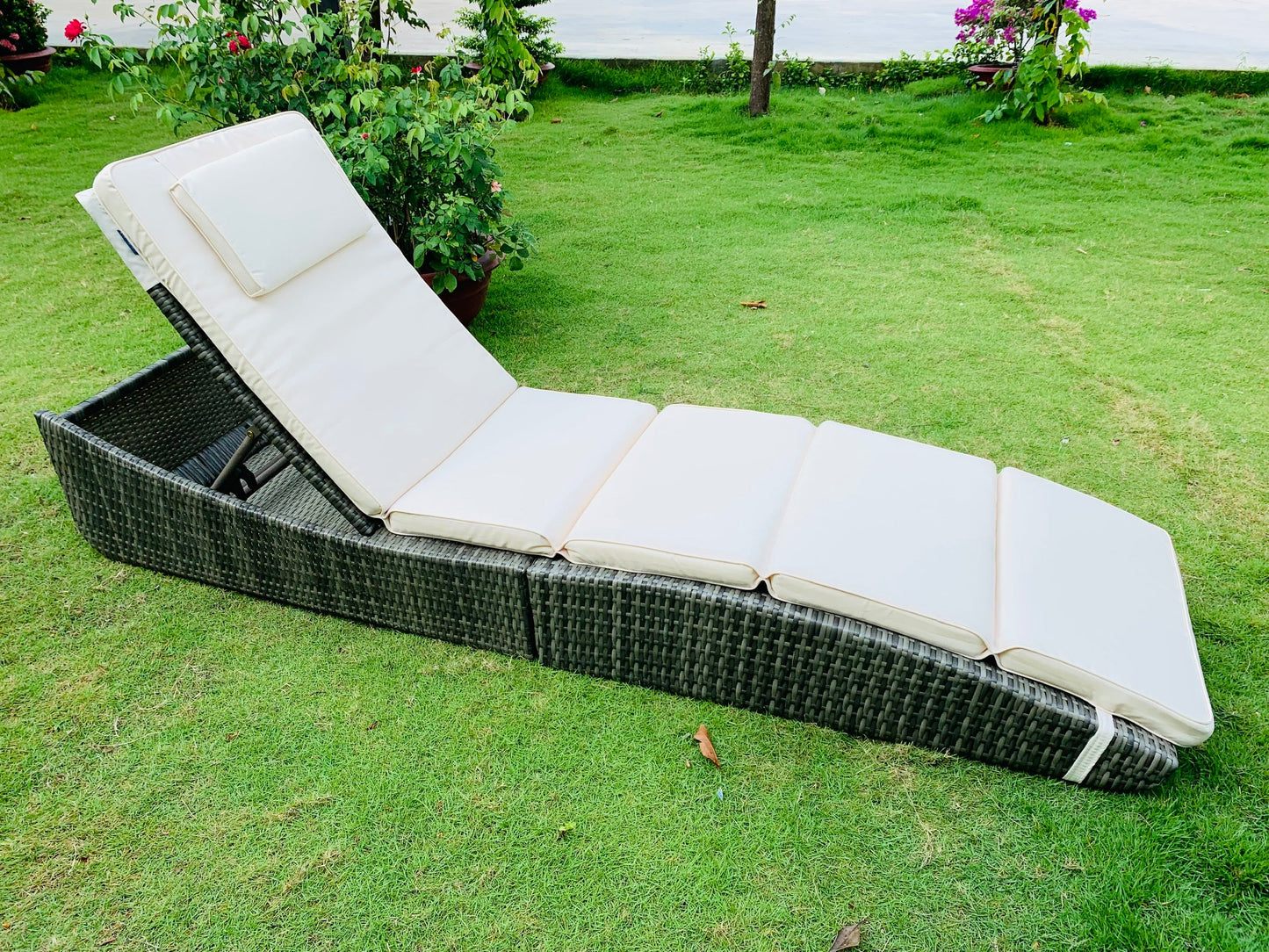 BTExpert Outdoor Foldable Chaise Lounge Chair, Wicker Rattan Sun Bed with Adjustable Backrest & Pillow - Set of 2